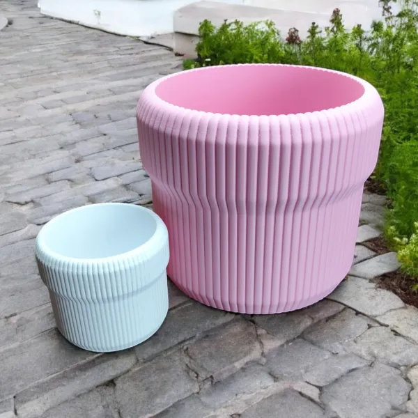 Ribbed Plant Pot "Venlo"
