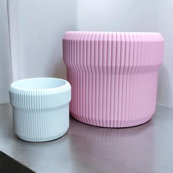 Ribbed Plant Pot "Venlo"