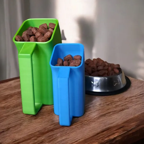 Curved Pet Food Scoop