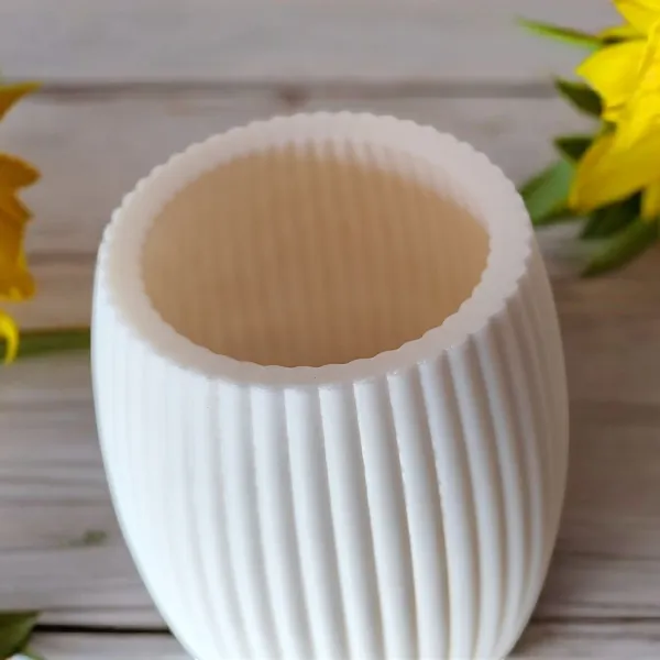 Ribbed Vase "Alexia"