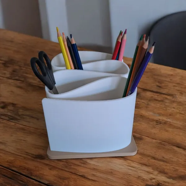 Curved Office Organizer