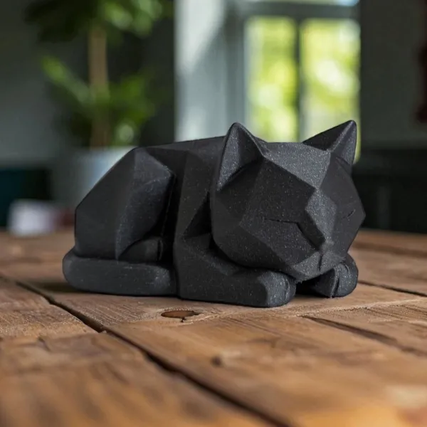 Low Poly Kitten Sculpture, Waiting Pose