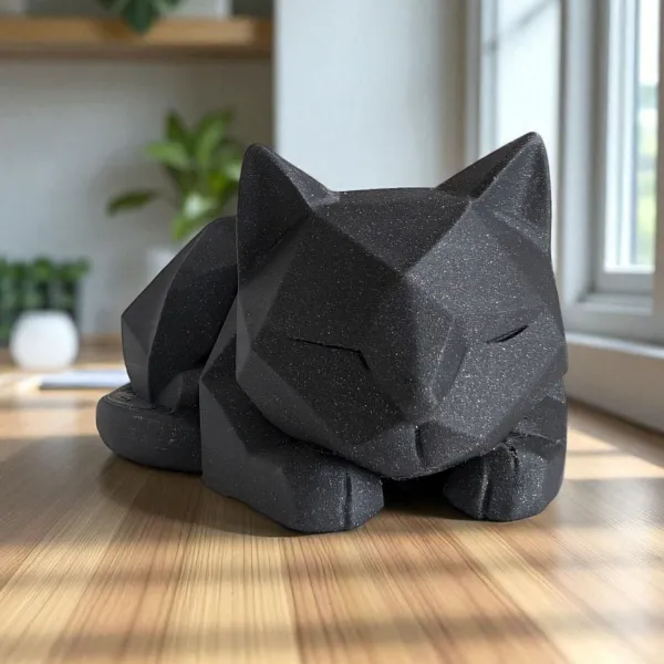 Low Poly Kitten Sculpture, Waiting Pose