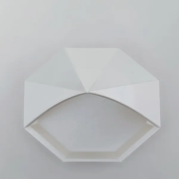 Pyramidal Tray