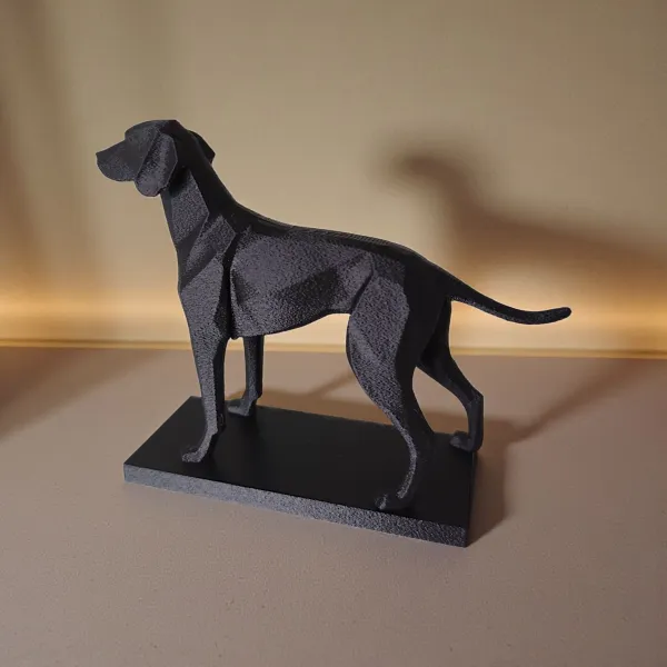 Low-poly hunting dog sculpture