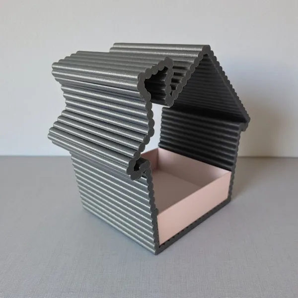 Ribbed Bird Feeder with Removable Compartment